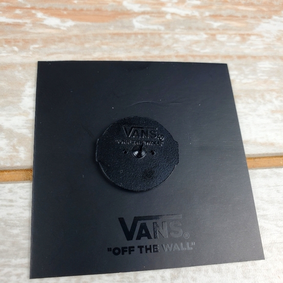 Vans Family Exclusive Wafflehead Collectors Pin - Picture 2 of 5